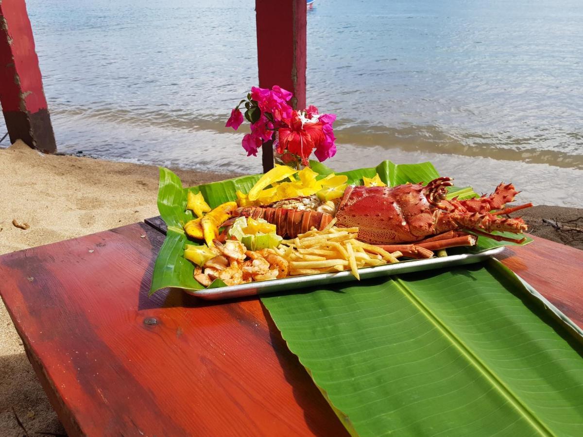 Las Palmeras Oceanview Hotel And Dive Center Little Corn Island Exterior foto
