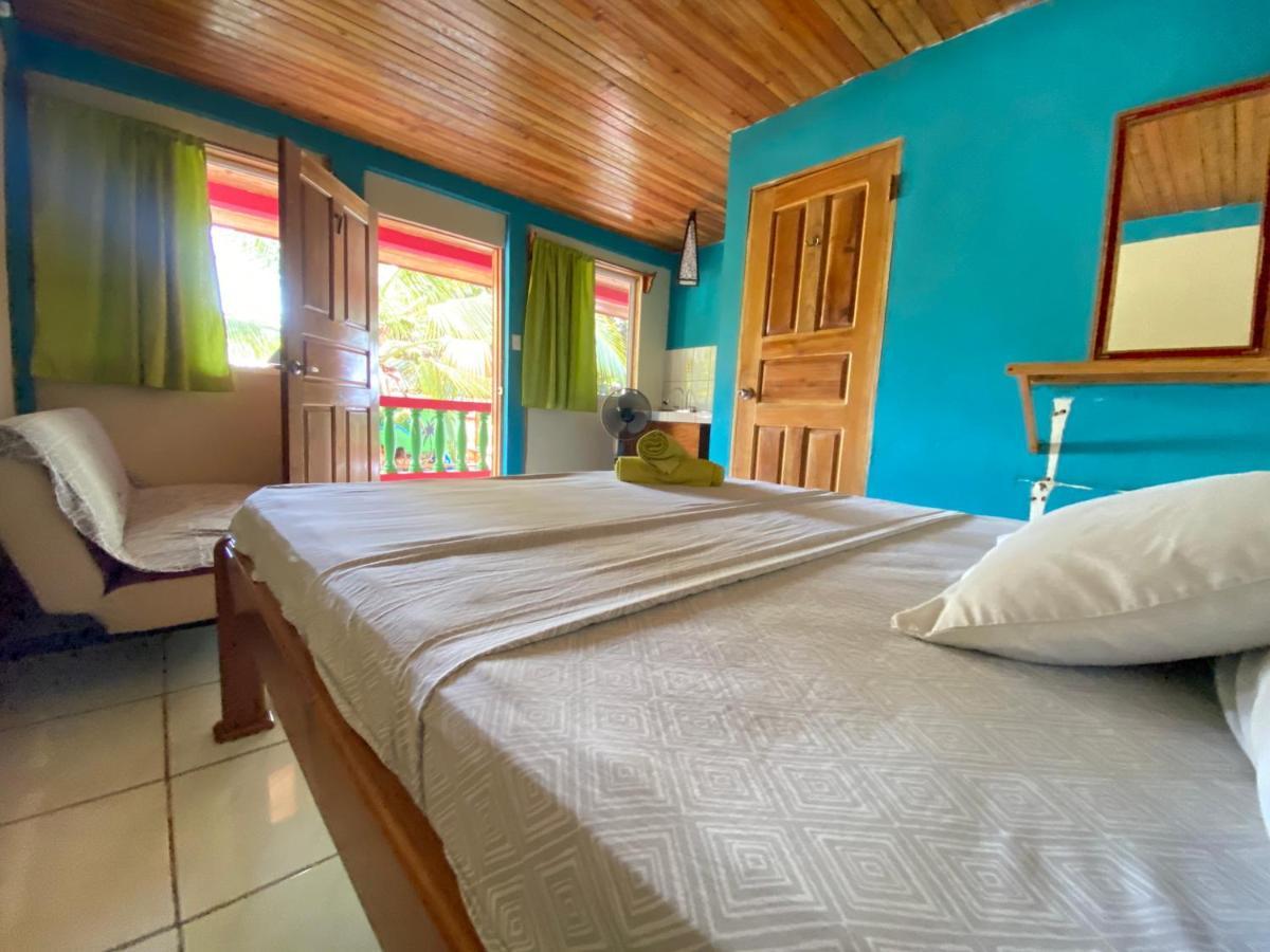 Las Palmeras Oceanview Hotel And Dive Center Little Corn Island Exterior foto