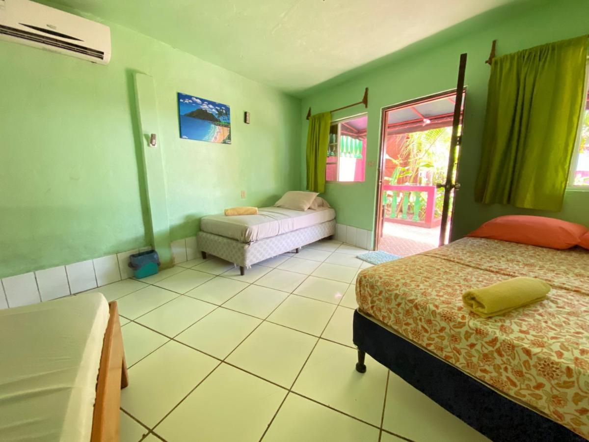 Las Palmeras Oceanview Hotel And Dive Center Little Corn Island Exterior foto