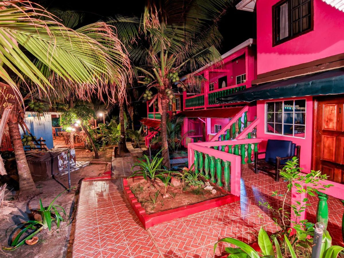 Las Palmeras Oceanview Hotel And Dive Center Little Corn Island Exterior foto