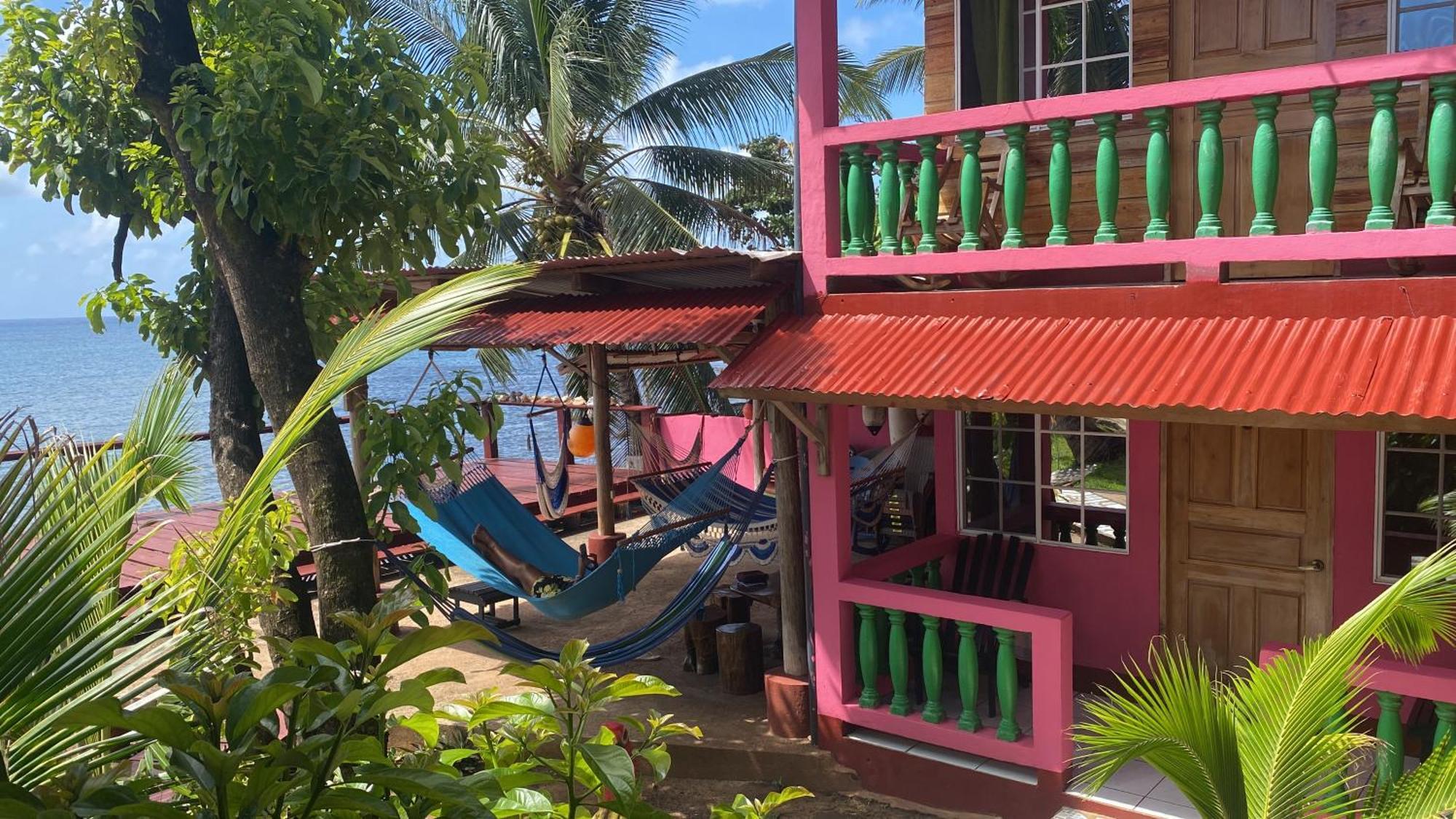 Las Palmeras Oceanview Hotel And Dive Center Little Corn Island Exterior foto