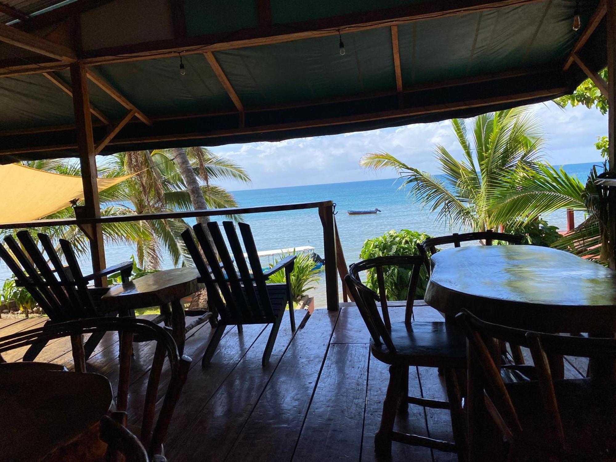 Las Palmeras Oceanview Hotel And Dive Center Little Corn Island Exterior foto