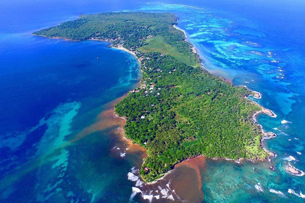 Las Palmeras Oceanview Hotel And Dive Center Little Corn Island Exterior foto