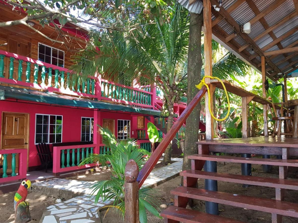 Las Palmeras Oceanview Hotel And Dive Center Little Corn Island Exterior foto